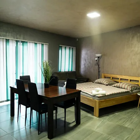 Jurkos Hotel *