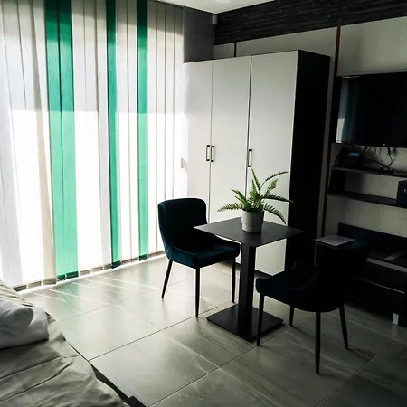 Jurkos Hotel *